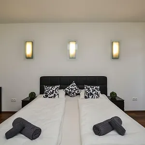 Castle With Panoramic Balcony Apartman